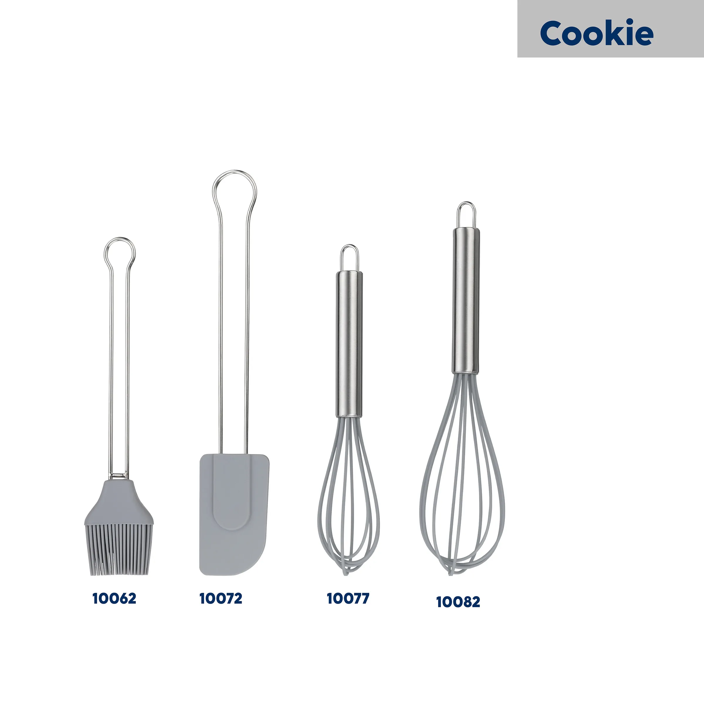 Set aus vier Backutensilien: Backpinsel, Teigschaber, zwei Schneebesen in verschiedenen Größen mit Nummern 10062, 10072, 10077, 10082
