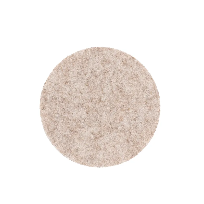 Runder Hochflor-Teppich Beige - Weicher Shaggy-Teppich Runder beigefarbener Hochflor-Teppich in Draufsicht auf weißem Hintergrund