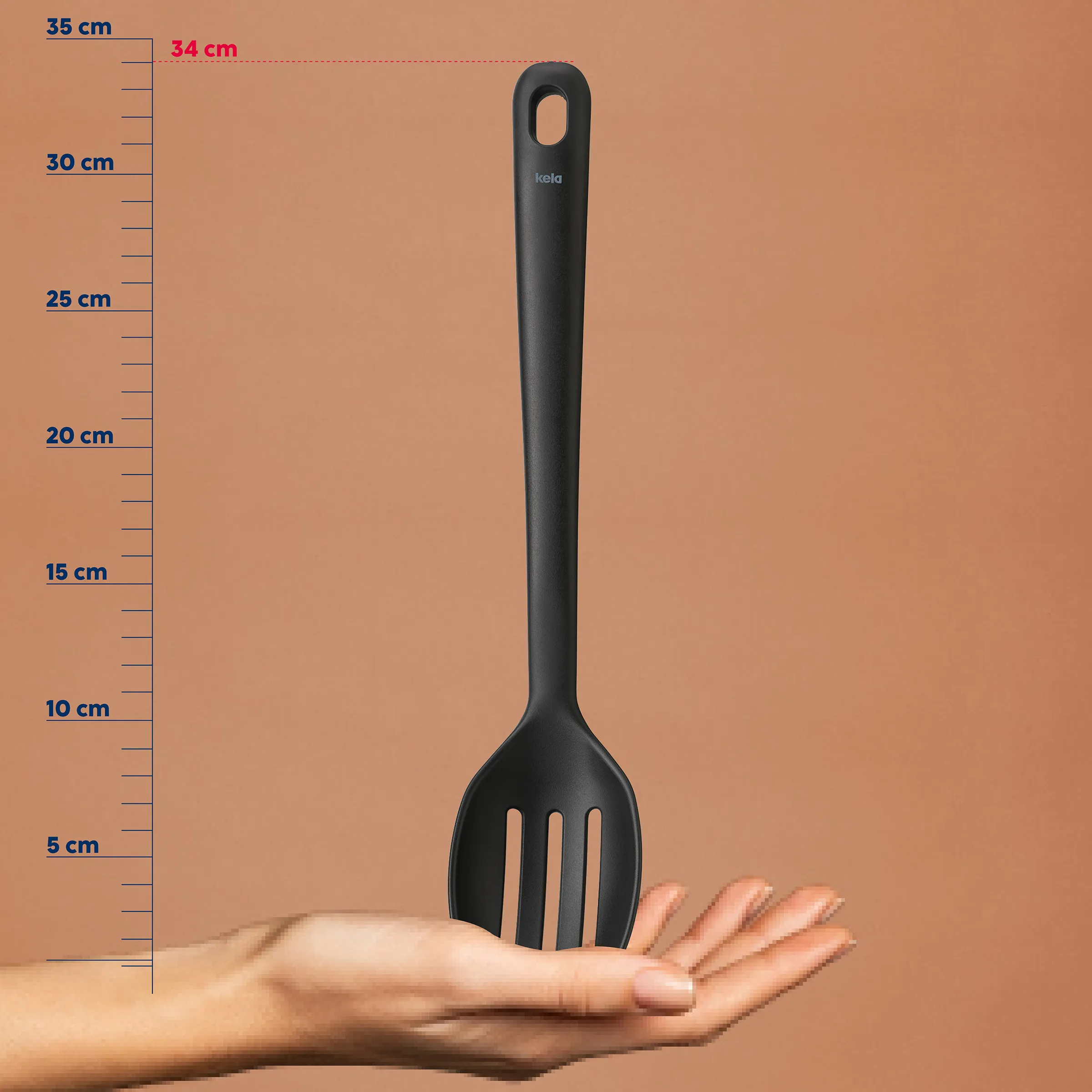 Kela Servierlöffel schwarz 30 cm Kochbesteck Schwarzer Kela Kochbesteck-Servierlöffel mit ergonomischem Griff auf Maßstab, ca. 30 cm Länge