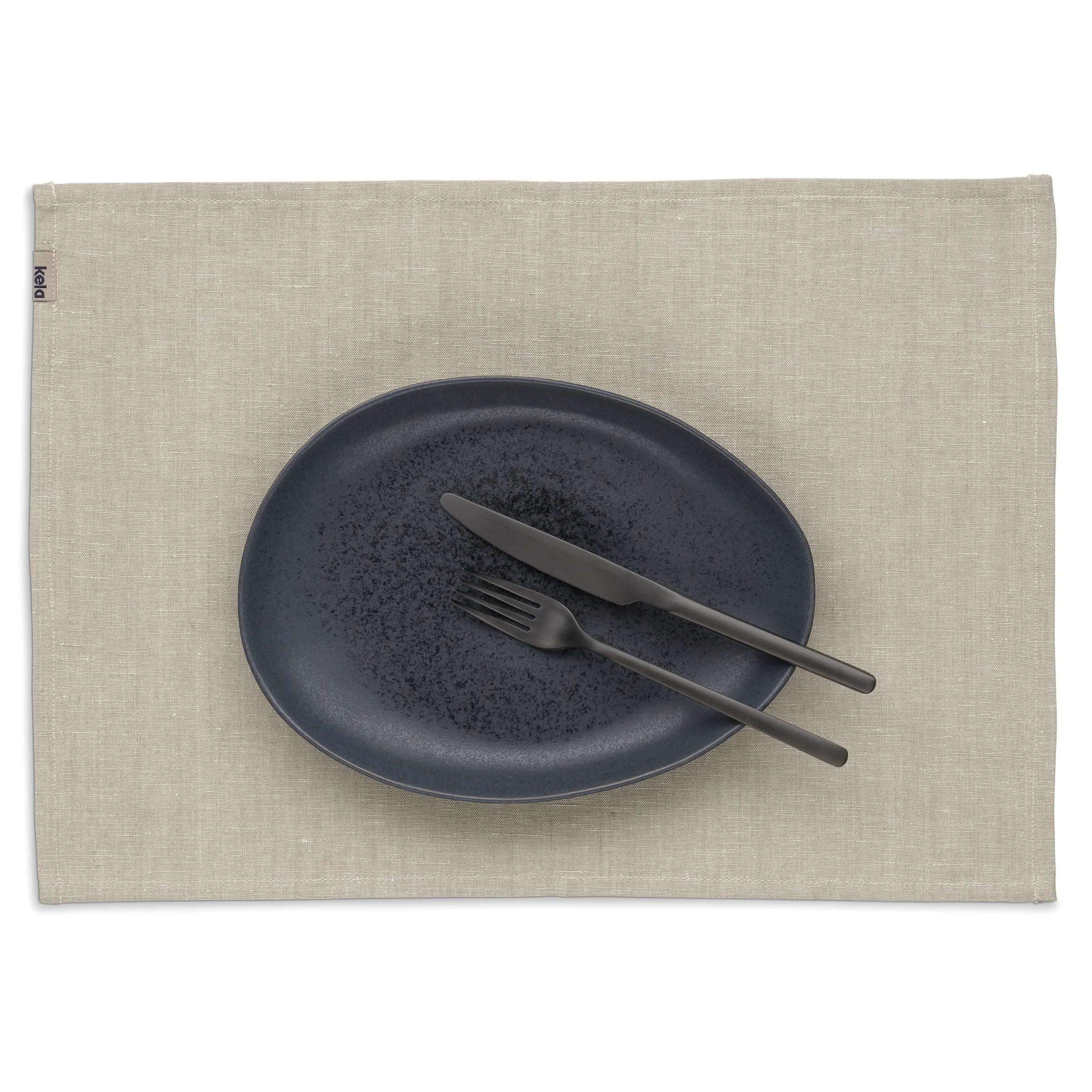 Elegantes Platzset Leinen mit Keramikteller und Besteck Beige Leinen-Platzset mit dunklem Keramikteller, Gabel und Messer aus schwarzem Metall