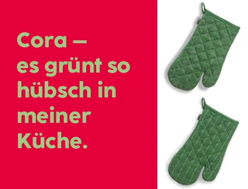 Zwei grüne Ofenhandschuhe mit Steppung auf rotem Hintergrund neben Werbungstext für Cora-Marke