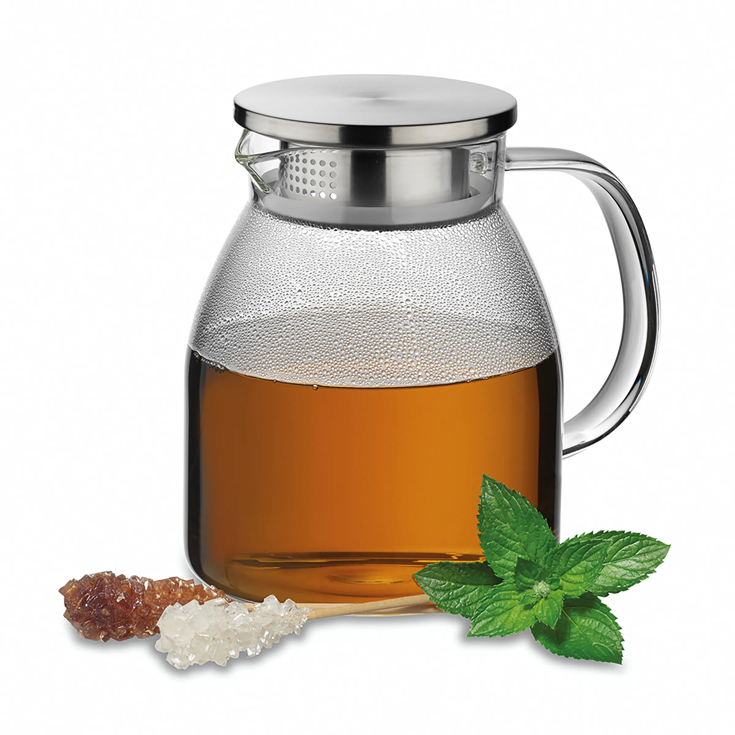 Teekanne Glas mit Sieb - Teekaraffe für Iced Tea Glaskanne mit braunem Tee, Minzblättern und Zucker. Edelstahldeckel mit Sieb und ergonomischem Griff.