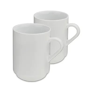 Weiße Kaffeetassen Set - Keramik Tassen mit Henkel Zwei weiße Keramiktassen mit Henkel nebeneinander vor weißem Hintergrund