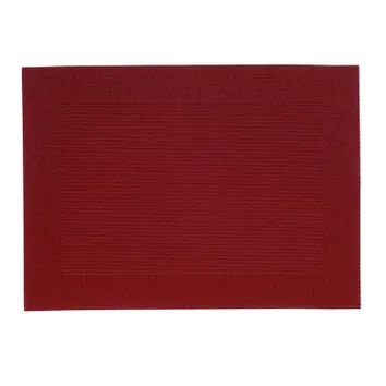 Rotes Platzset aus Kunststoff mit strukturierter Oberfläche und rechteckiger Form für den Tisch.