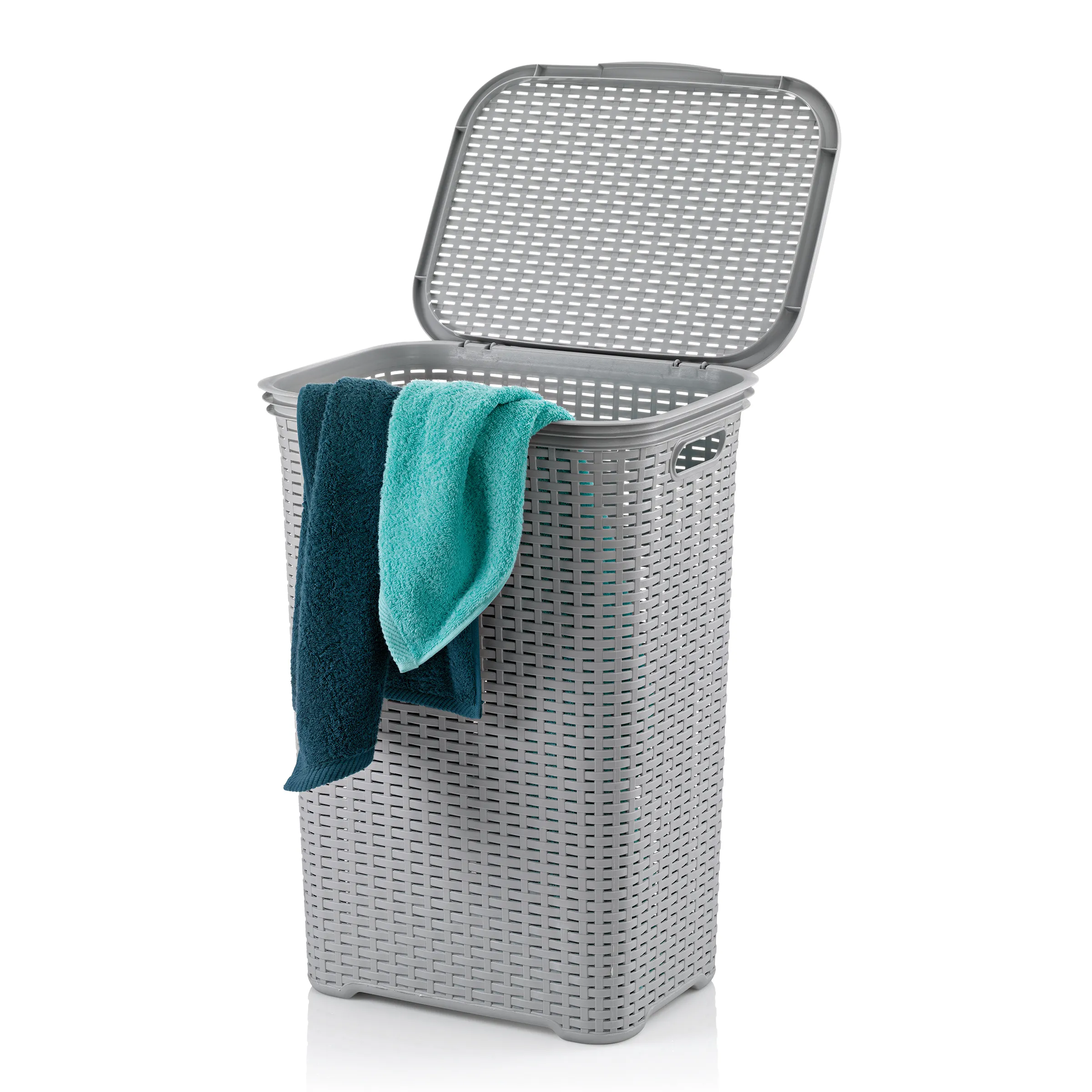 Wäschekorb mit Deckel Rattan-Optik - Grauer Wäschesammler für Badezimmer Grauer Wäschekorb mit Rattan-Optik und geöffnetem Deckel, befüllt mit türkisen und dunkelblauen Handtüchern
