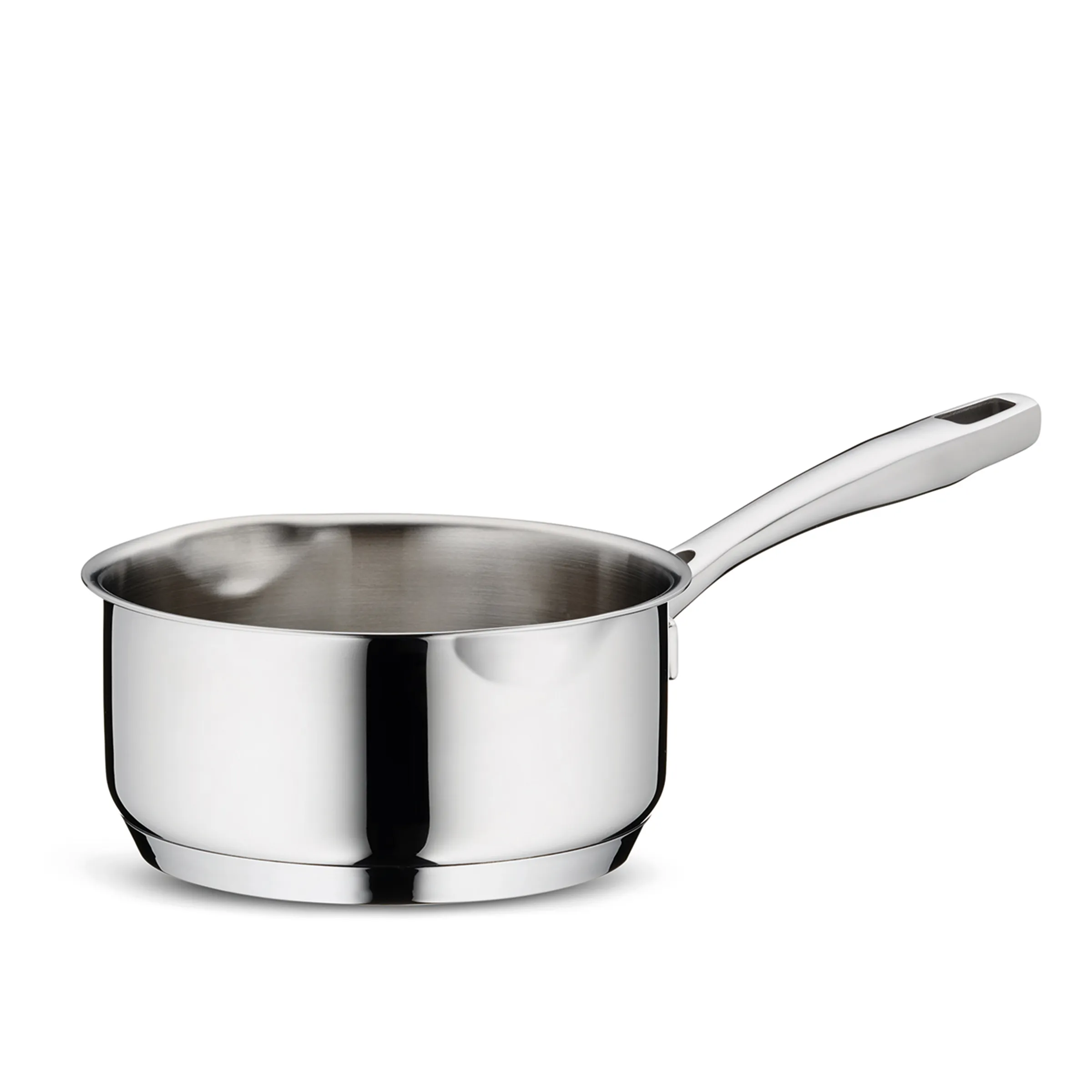 Edelstahl Kochtopf mit Griff - Stieltopf für induktionsgeeignetes Kochen Edelstahl Kochtopf mit langem Griff und polierter Oberfläche auf weißem Hintergrund