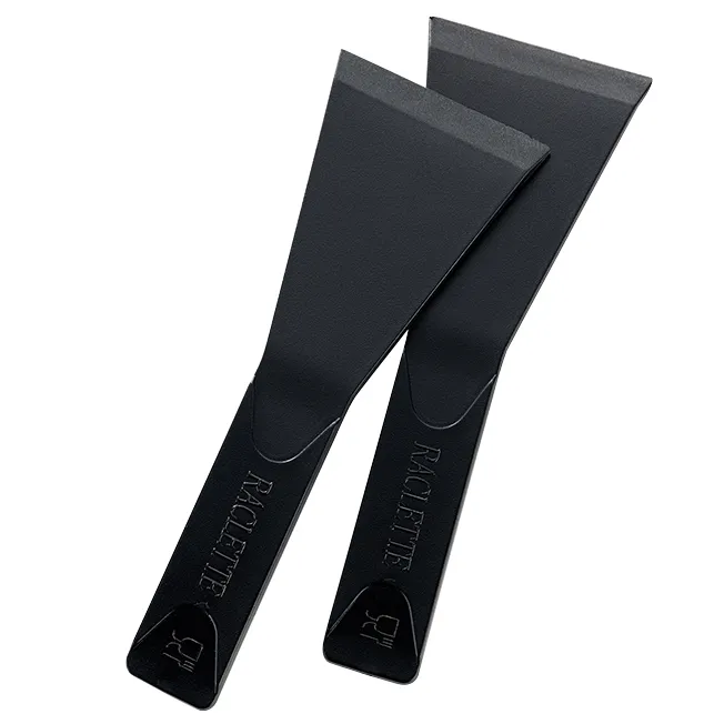 Neopren-Flossen schwarz Tauchen Schnorcheln Zwei schwarze Neopren-Flossen mit breiten Blättern und Markierung, angewinkelt nebeneinander angeordnet