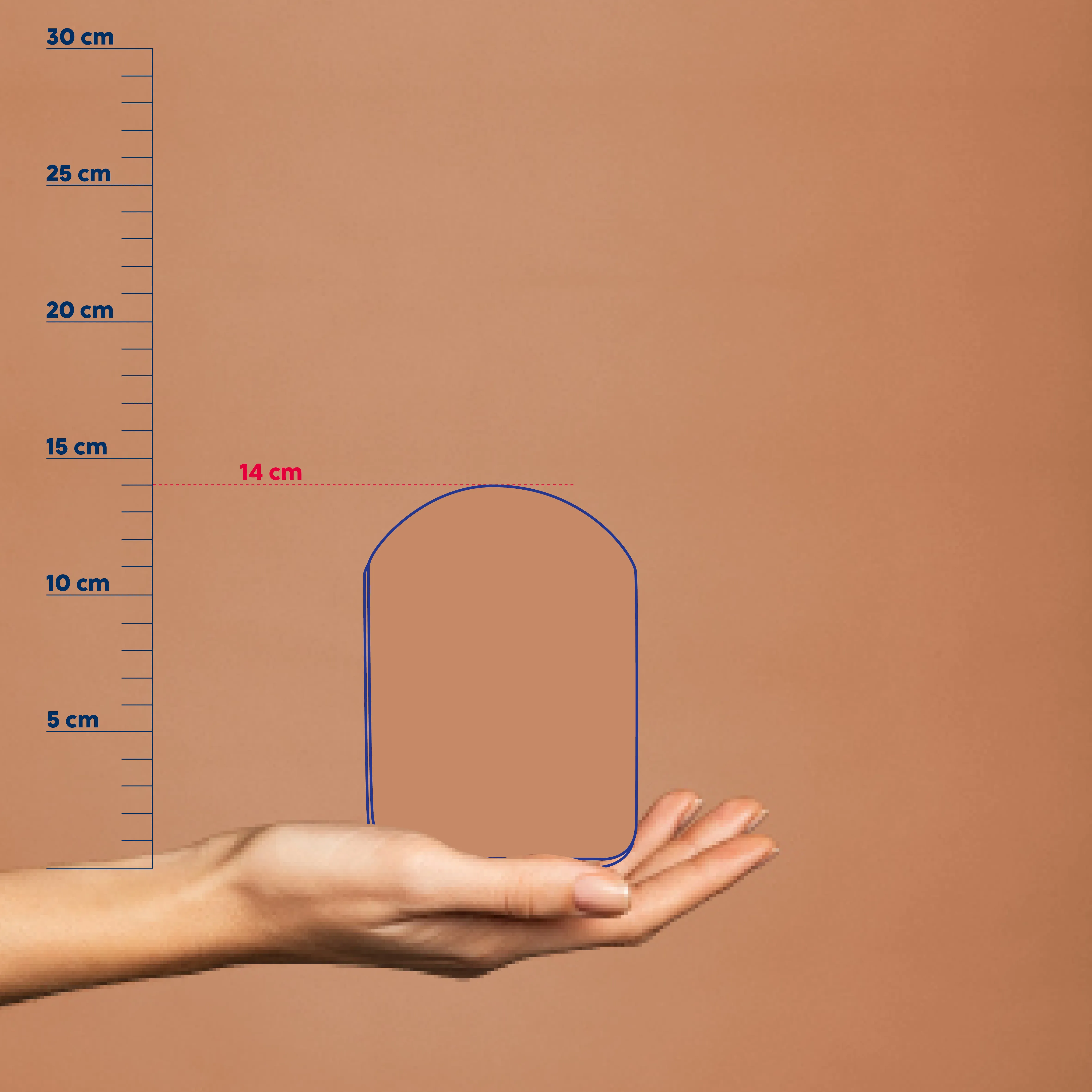 Behälter mit Maßstab - Produktgröße und Dimensionen Kunststoffbehälter mit abgerundeten Ecken in einer offenen Hand, neben Messskala von 0-30 cm, Breite 14 cm markiert