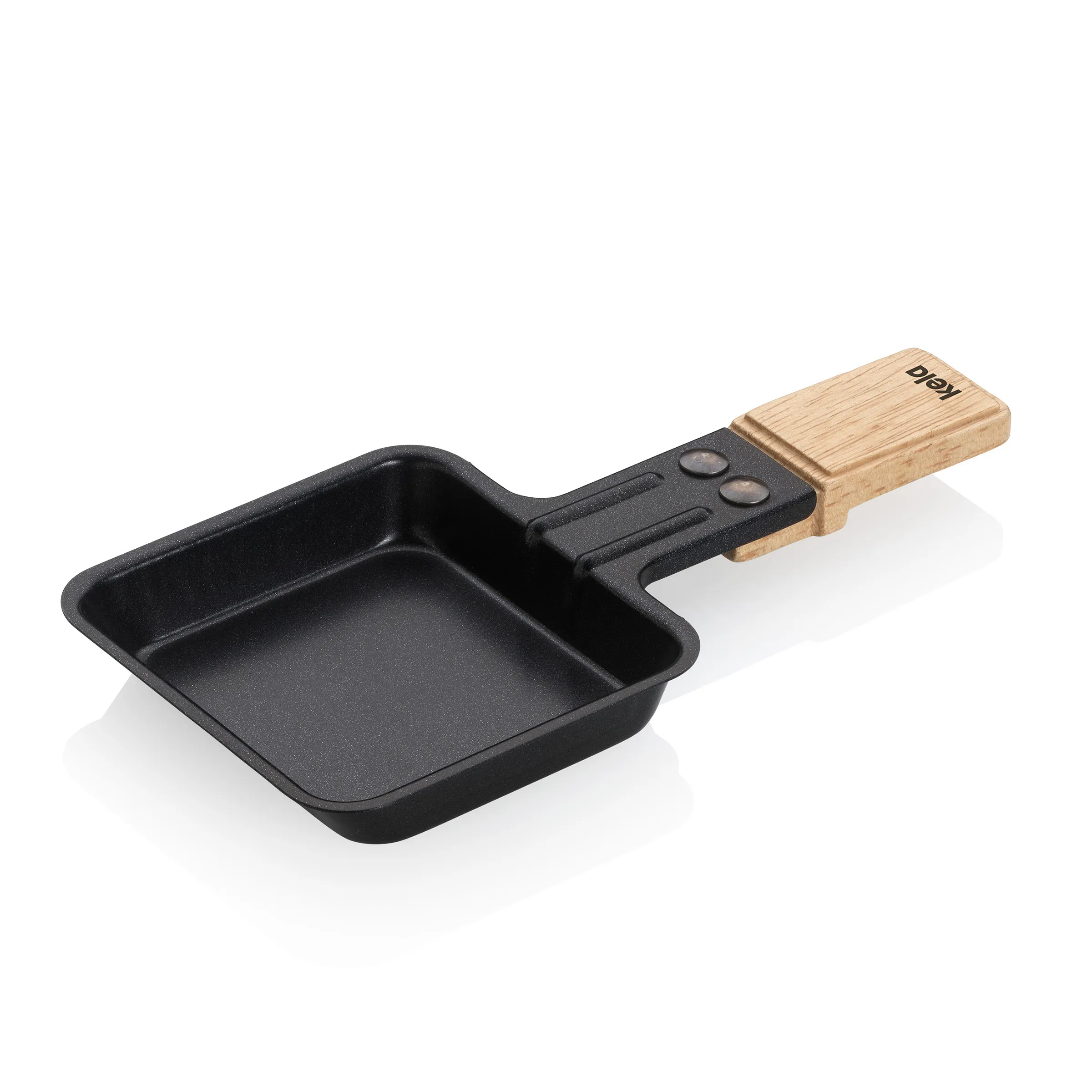 Tamagoyaki Pfanne schwarz mit Holzgriff Schwarze Tamagoyaki-Pfanne mit Holzgriff und zwei Kontrolltasten auf weißem Hintergrund