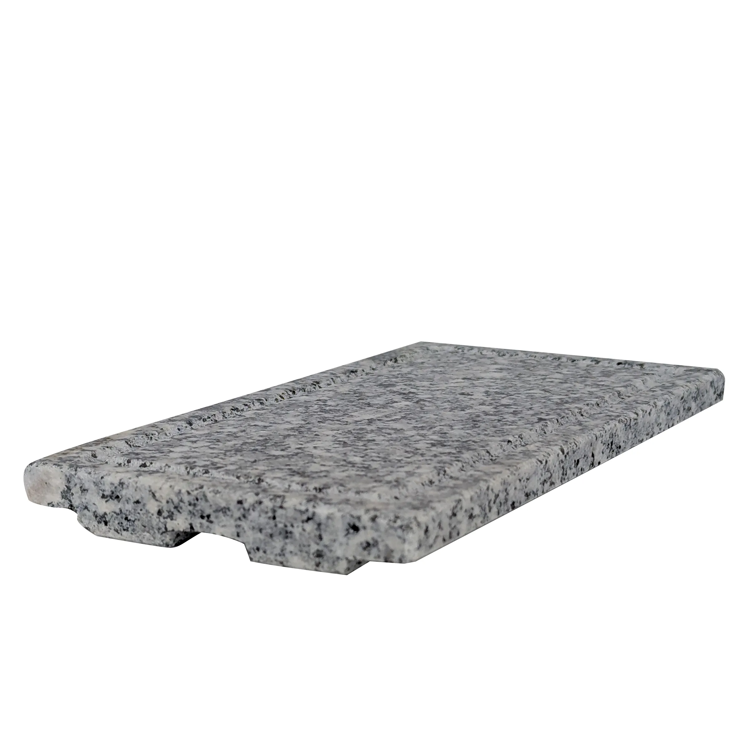 Betonstein Blockstufe grau - Gartenstufe Grauer Betonstein mit strukturierter Oberfläche und abgerundeten Kanten, perspektivisch dargestellt auf weißem Hintergrund.