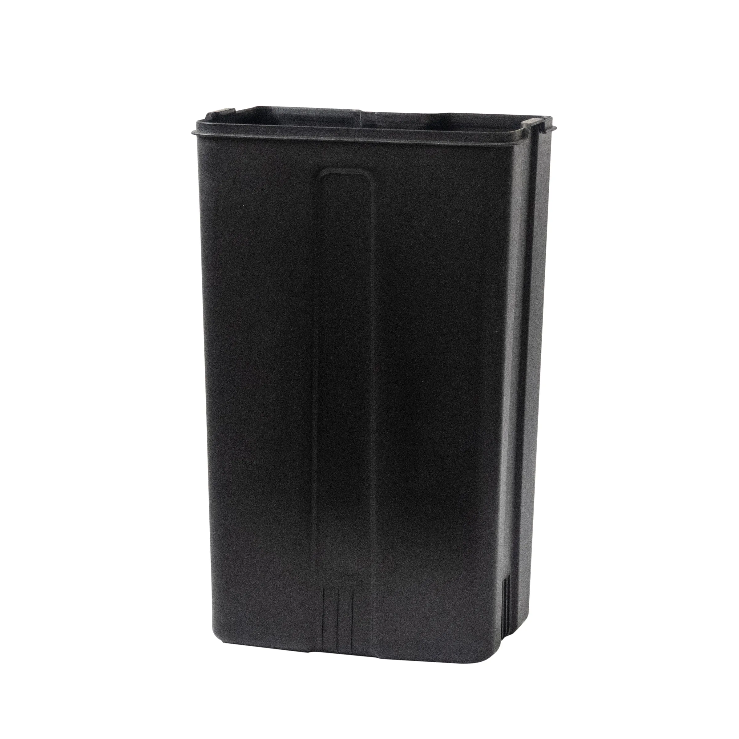 Akku-Pack schwarz für Funkgeräte - Ersatzbatterie mit Clip-Befestigung Schwarzer rechteckiger Akku-Pack mit Clip-Befestigung auf weißem Hintergrund