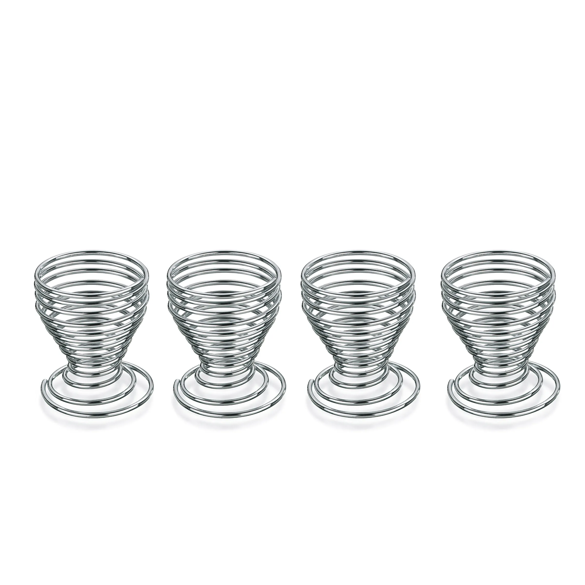 Spiralförmige Eierbecher aus Metall – 4er Set verchromt für Frühstückstisch Vier moderne Eierbecher aus verchromtem Metall mit spiralförmigem Design auf weißem Hintergrund