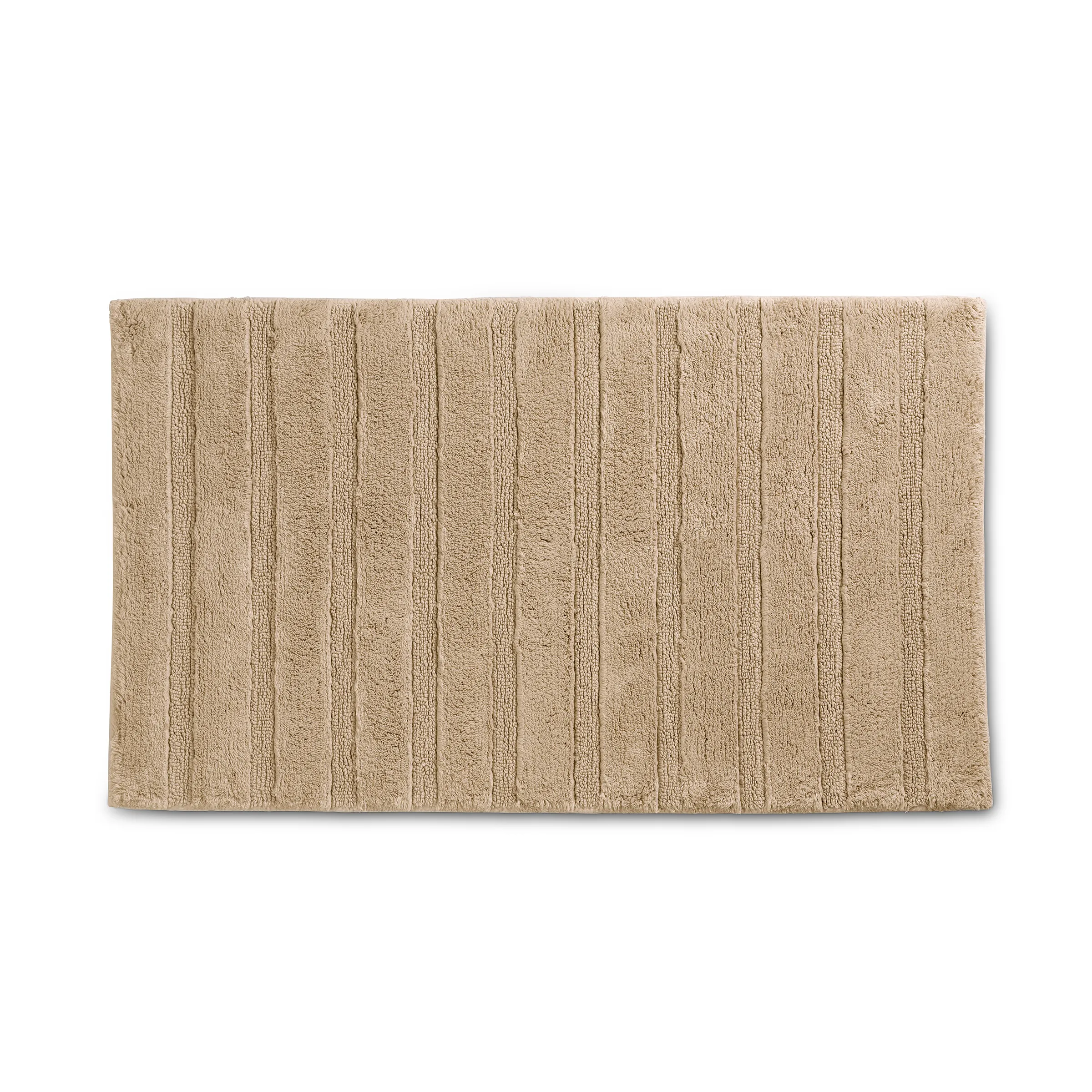 Badematte beige mit Rillenmuster - hochwertig Beige Badematte mit vertikalen Rillen und strukturiertem Flächenmuster auf weißem Hintergrund.