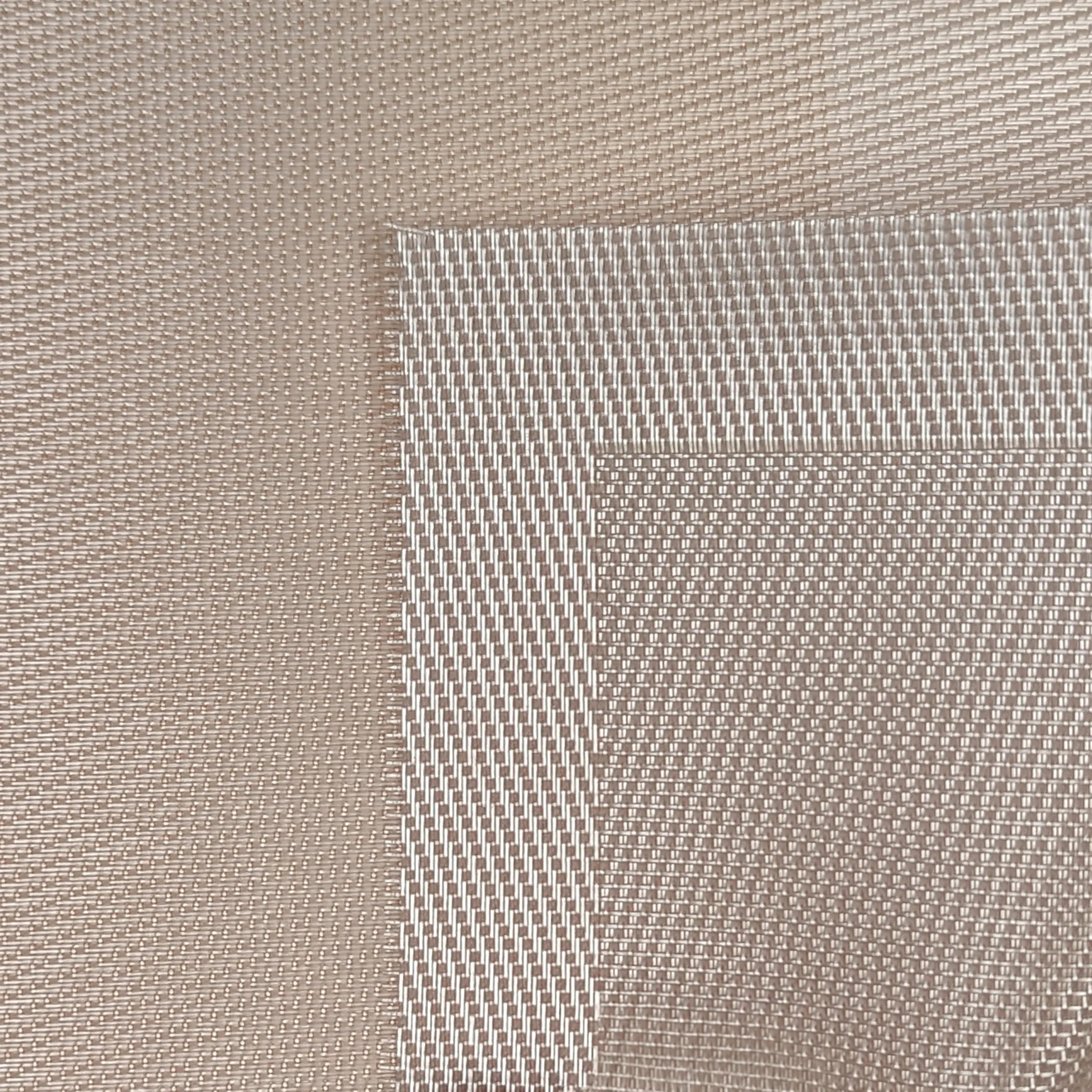 Gewebestruktur und Webmuster - Hochwertige Textilqualität Detailansicht von Gewebetexturen mit feinen Webmustern in Beige- und Grautönen
