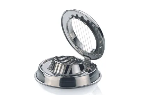 Edelstahl Eierschneider mit Schneiddrähten – Küchenhelfer für perfekte Eierscheiben Edelstahl Eierschneider mit aufgeklapptem Deckel und Schneiddrähten für gleichmäßige Scheiben