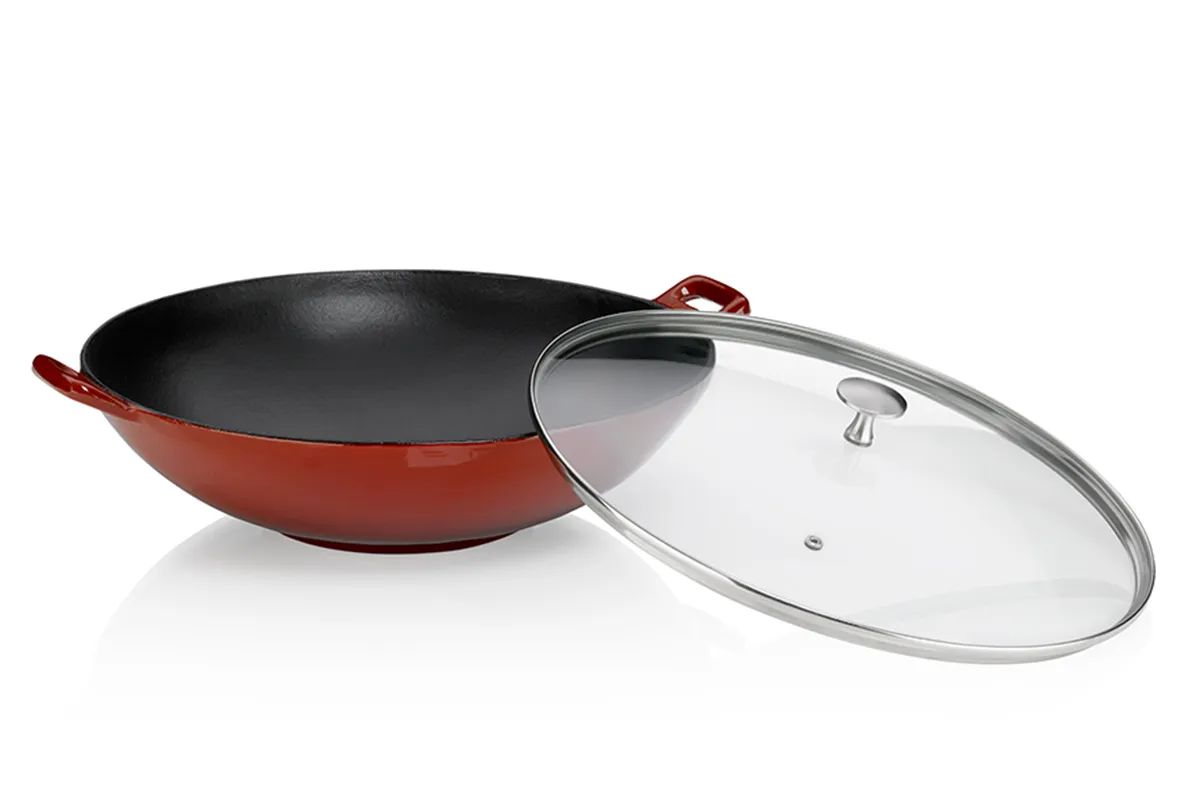 Wok-Pfanne rot mit Glasdeckel antihaftbeschichtet Rote Wok-Pfanne mit schwarzer Antihaftbeschichtung und transparentem Glasdeckel mit Metallgriff
