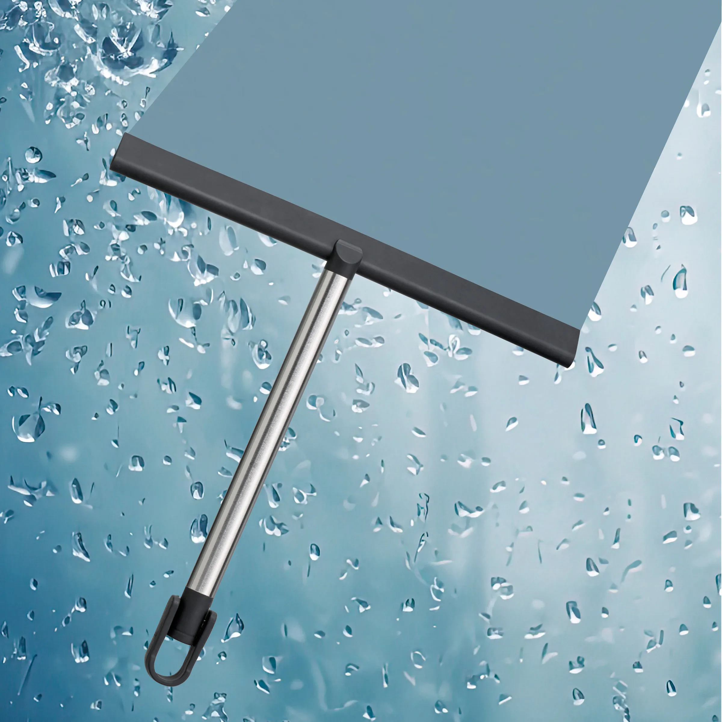 Fensterabzieher mit Edelstahlklinge – professionelle Fensterreinigung Schwarzer Fensterabzieher mit Edelstahlklinge auf nasser Glasscheibe mit Wassertropfen