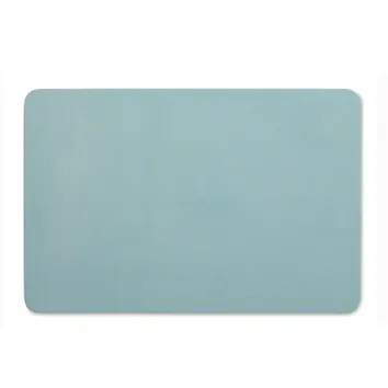 Türkises Mousepad mit abgerundeten Ecken auf weißem Hintergrund