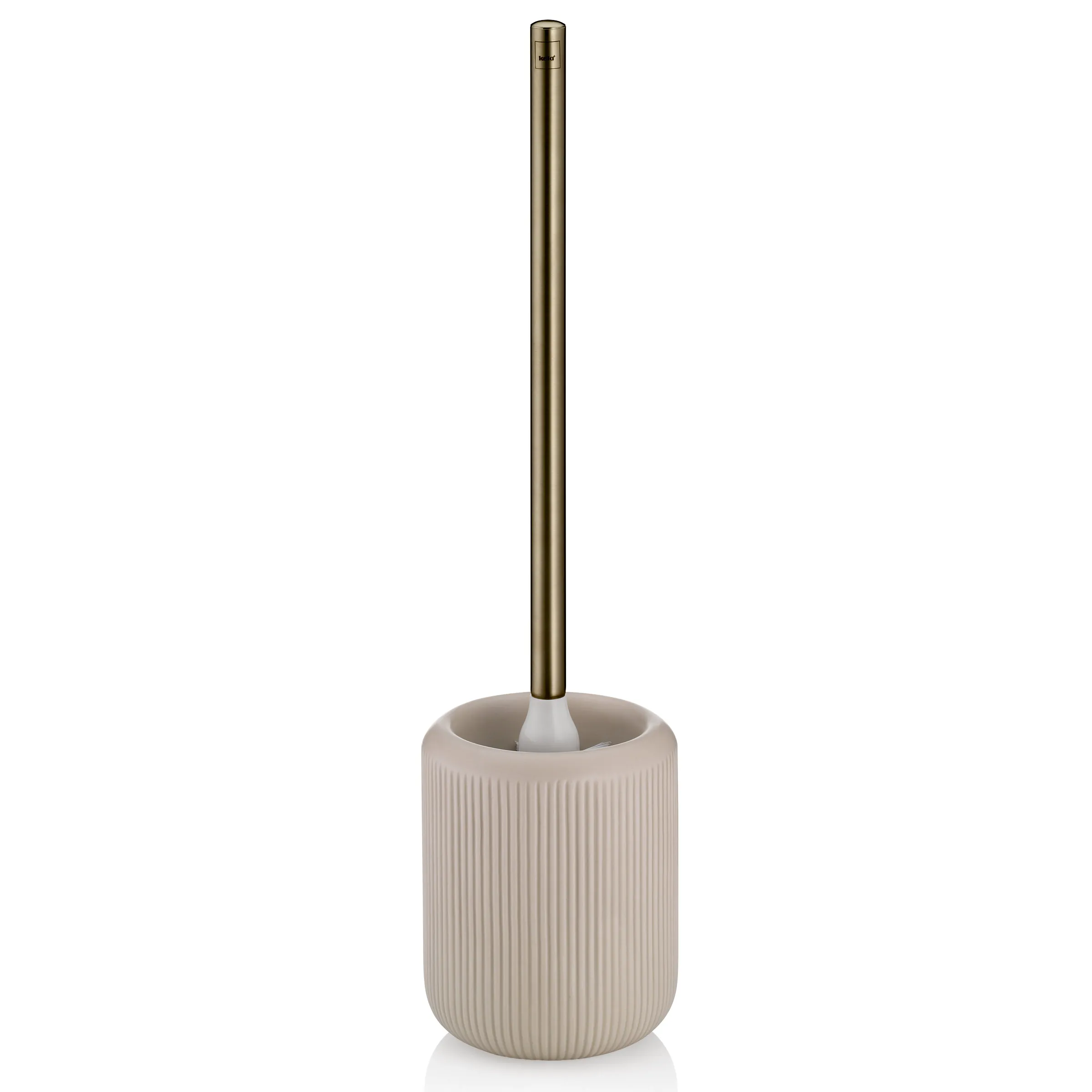 Beige Toilettenbürste mit vertikalem Rillendesign und goldener Metallstange auf weißem Hintergrund.