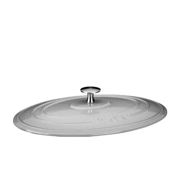 Ovale, metallic graue Kochdeckel mit konzentrischem Rillen-Design und metallischem Griff auf weißem Hintergrund