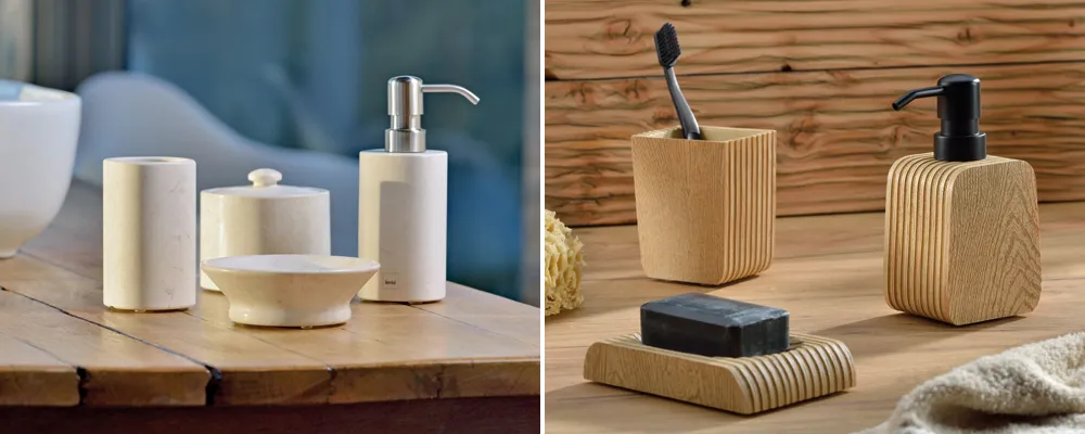 Zwei Badezimmer-Accessoire-Sets: Links cremefarbene Keramik mit Seifenspender, rechts Holz-Behälter mit schwarzen Pumpenspendern
