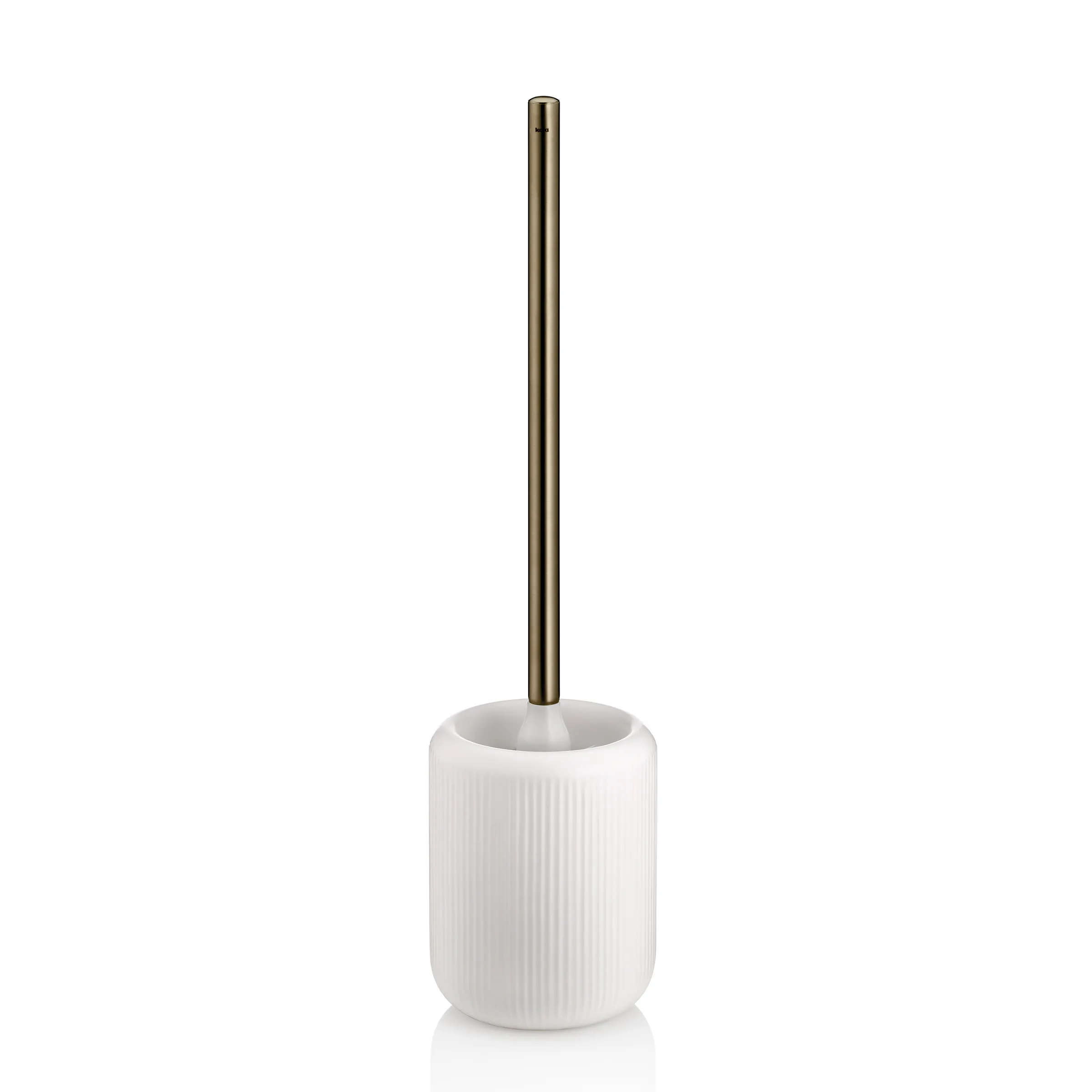 WC-Bürste mit Keramikhalter weiß und Edelstahl gold - Toilettenbürste Design Weiße WC-Bürste mit gerilltem Keramikhalter und goldfarbener Edelstahlstange auf weißem Hintergrund