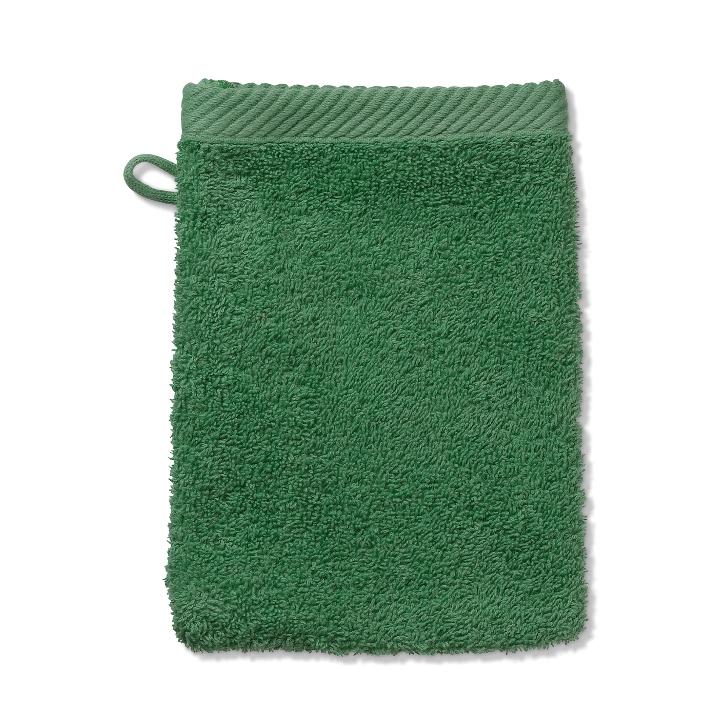 Grüner Frottier Waschlappen mit hoher Saugfähigkeit Grünes Frottierhandschuh mit strukturiertem Muster, Schlaufenaufhänger und geripptem Rand auf weißem Hintergrund