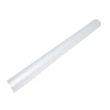Luftpolsterfolie transparent in Rollenform auf weißem Hintergrund