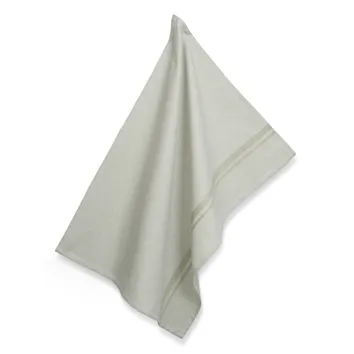 Beige Leinenserviette mit dezenten Streifen, elegant drapiert auf weißem Hintergrund