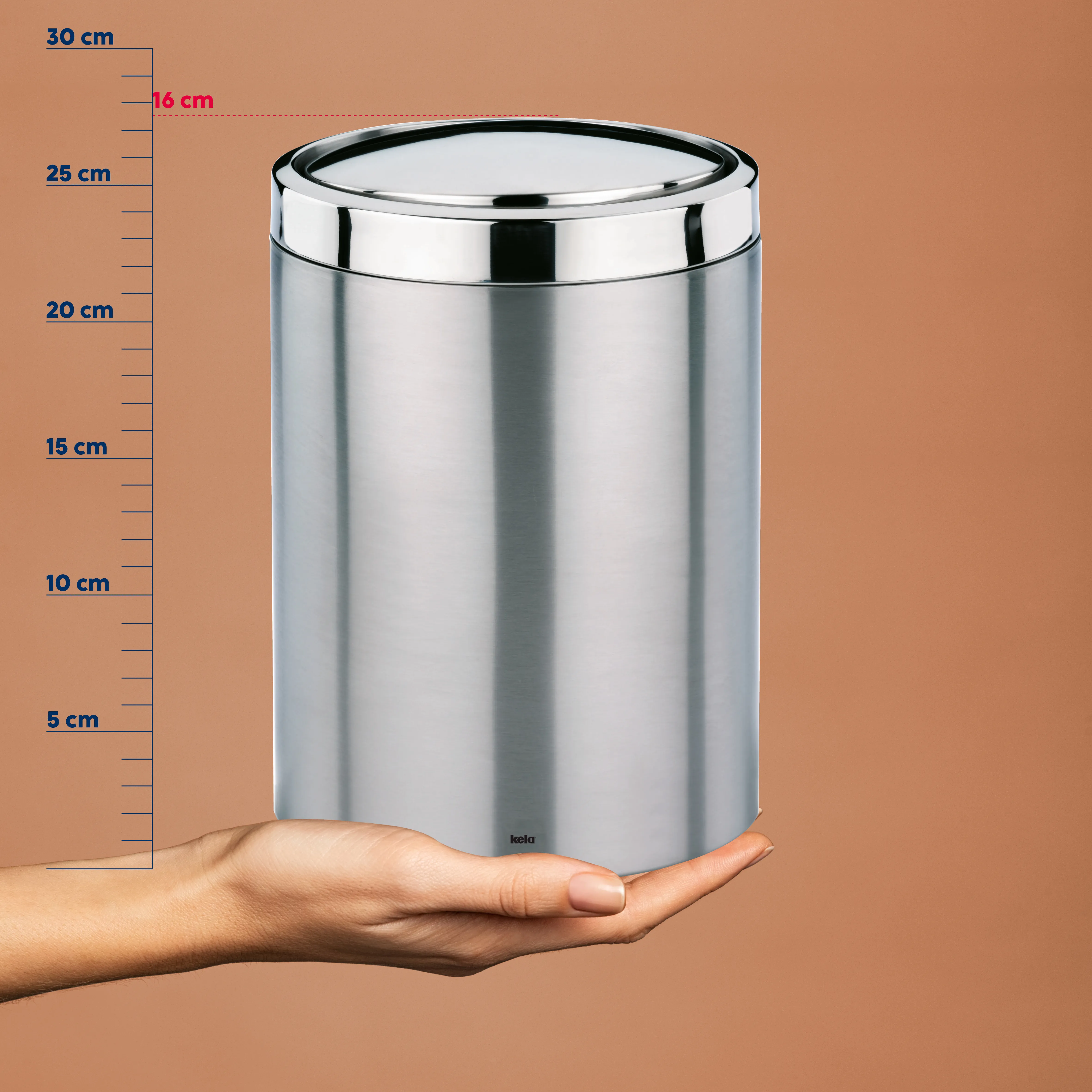 Edelstahl Lagerbehälter Zylinder 2,5 Liter Silberner zylindrischer Behälter mit Chromdeckel, Maße 16 cm Durchmesser und 25 cm Höhe auf Größenskala