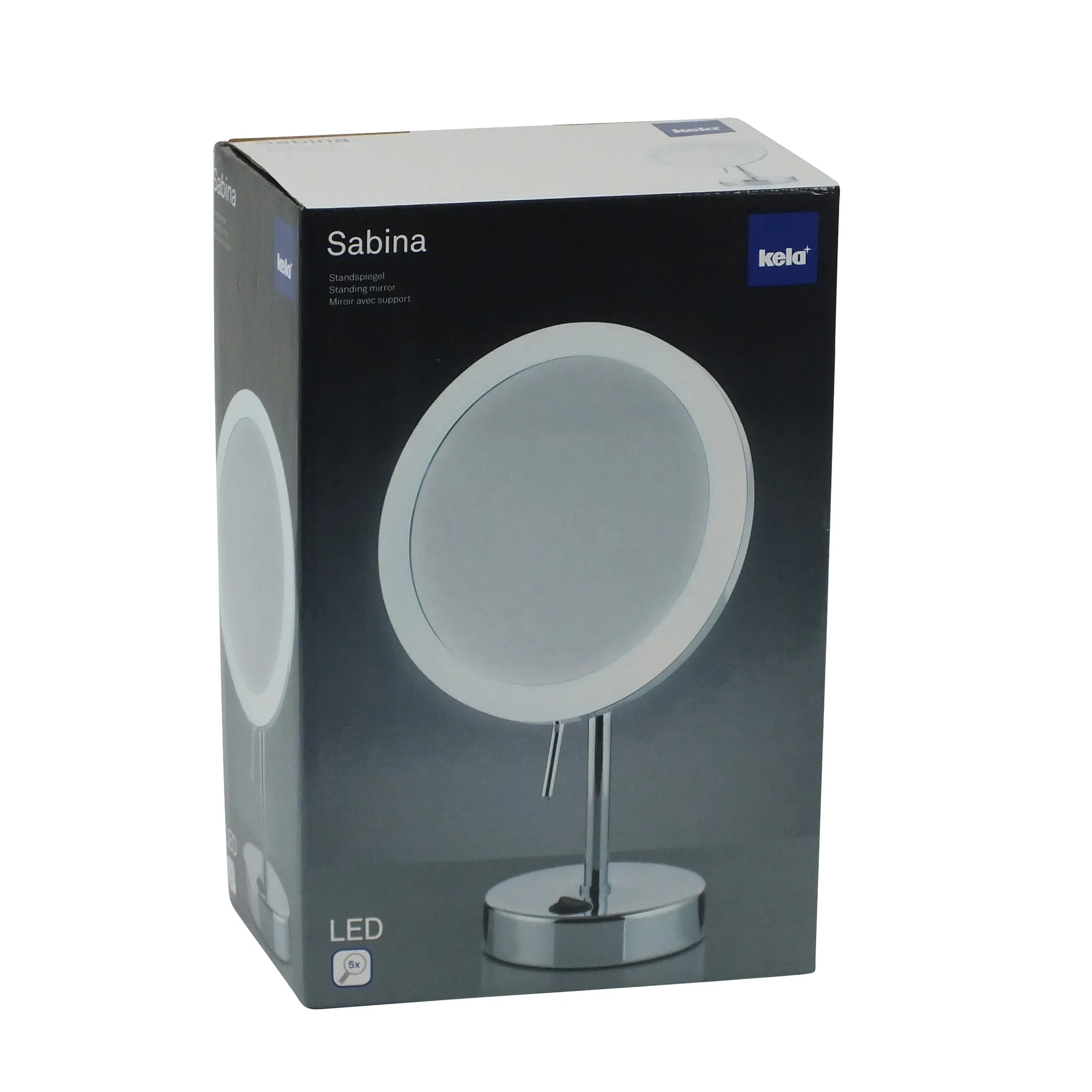 SABINA LED-STANDspiegel von Kela mit 5-fach Vergrößerung, rundem Design und Chromfuß in Produktverpackung