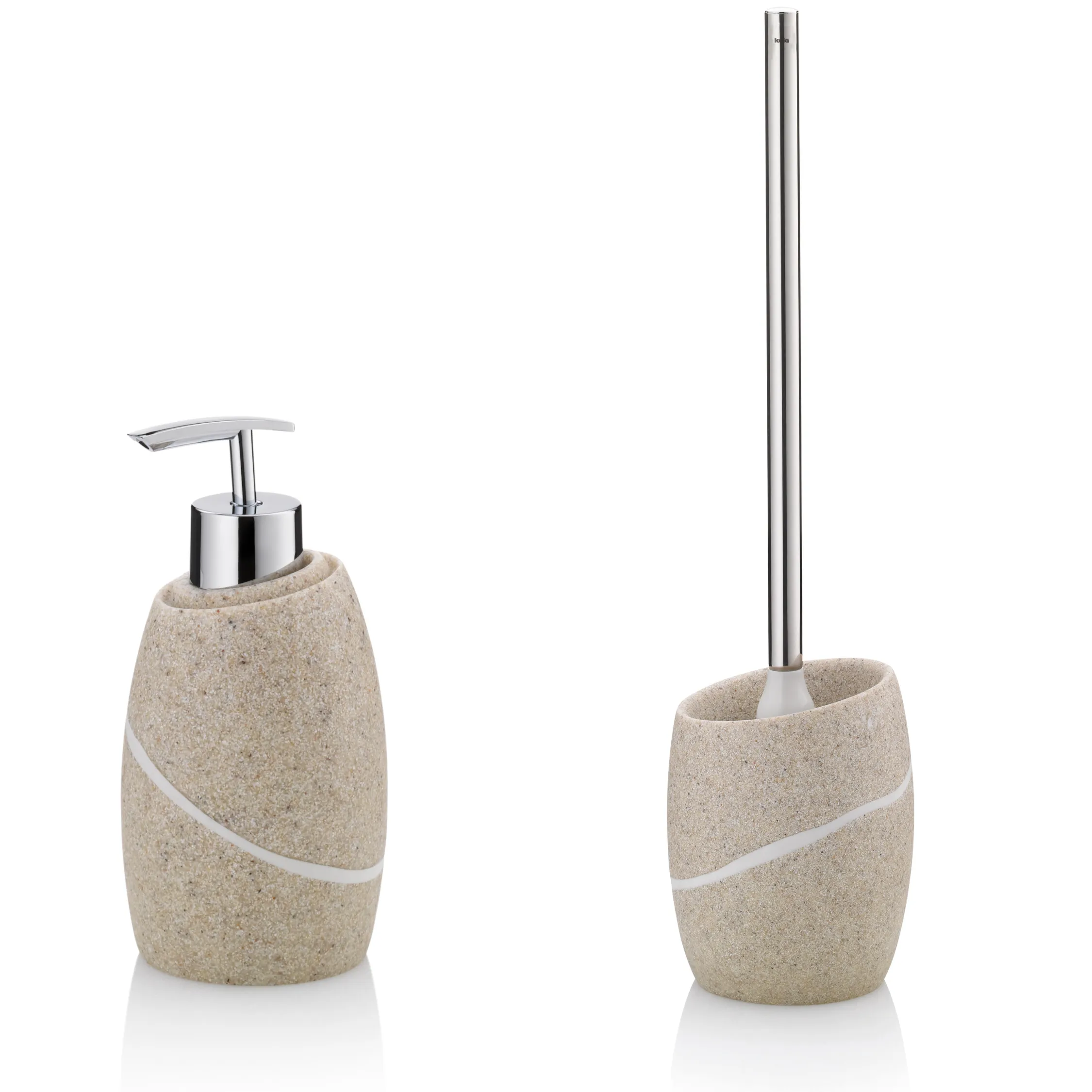 Beige Sandstein-Badezimmerset mit Seifenspender und WC-Bürste mit Chrommetalldetails